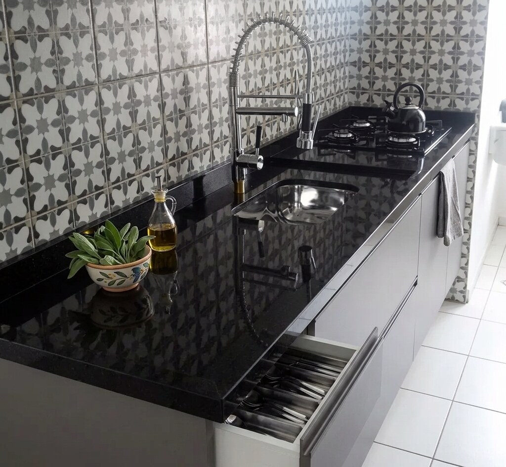 Cozinha em Granito Preto São Gabriel